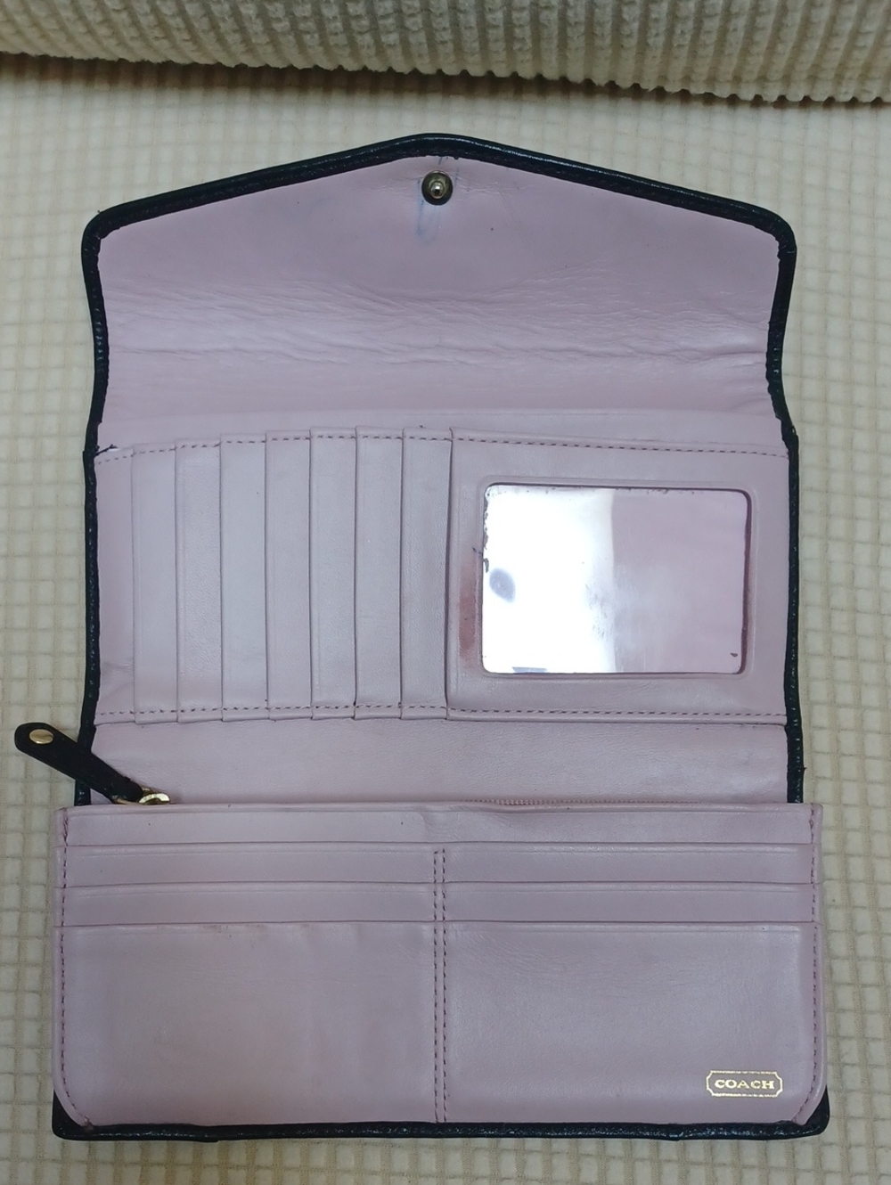 Vintage Coach Leather Tri-Fold Wallet - Picture 10 of 17